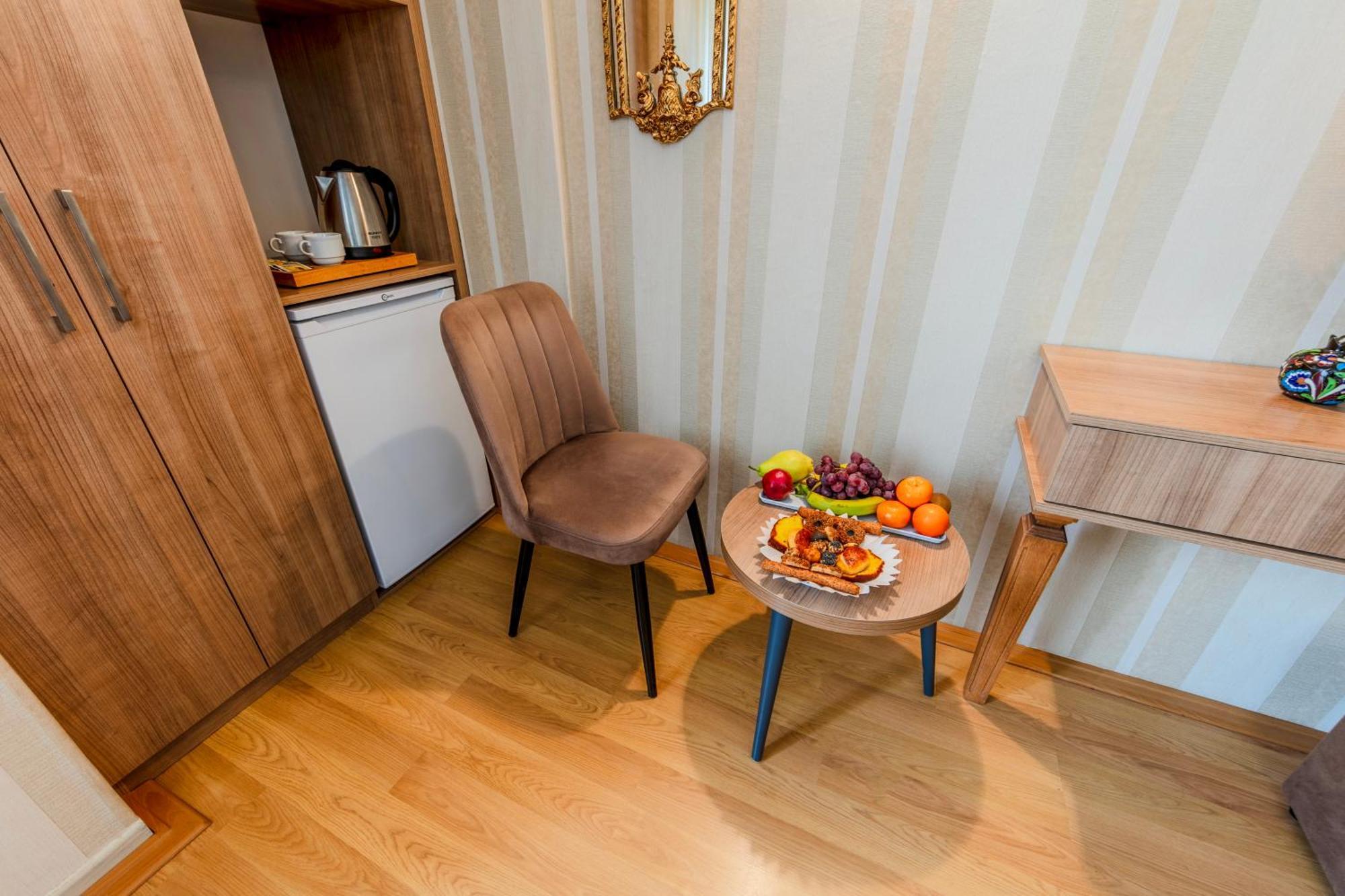 Hamit Hotel Istanboel Buitenkant foto