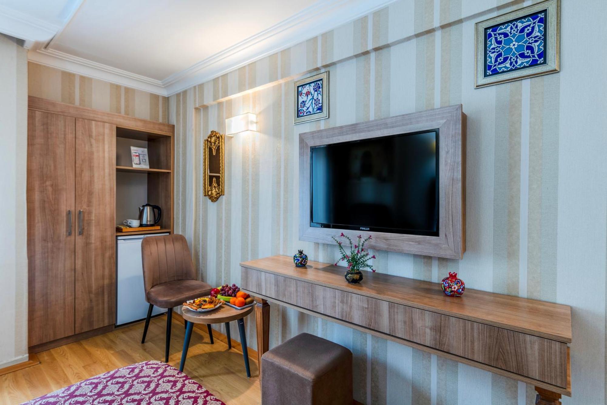 Hamit Hotel Istanboel Buitenkant foto