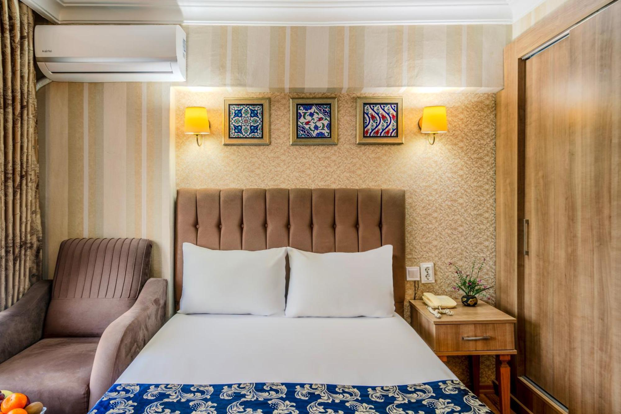 Hamit Hotel Istanboel Buitenkant foto