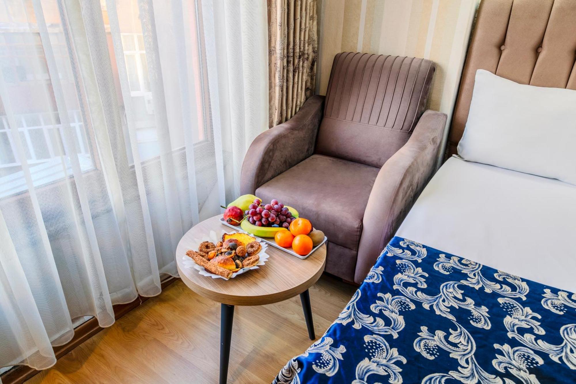 Hamit Hotel Istanboel Buitenkant foto